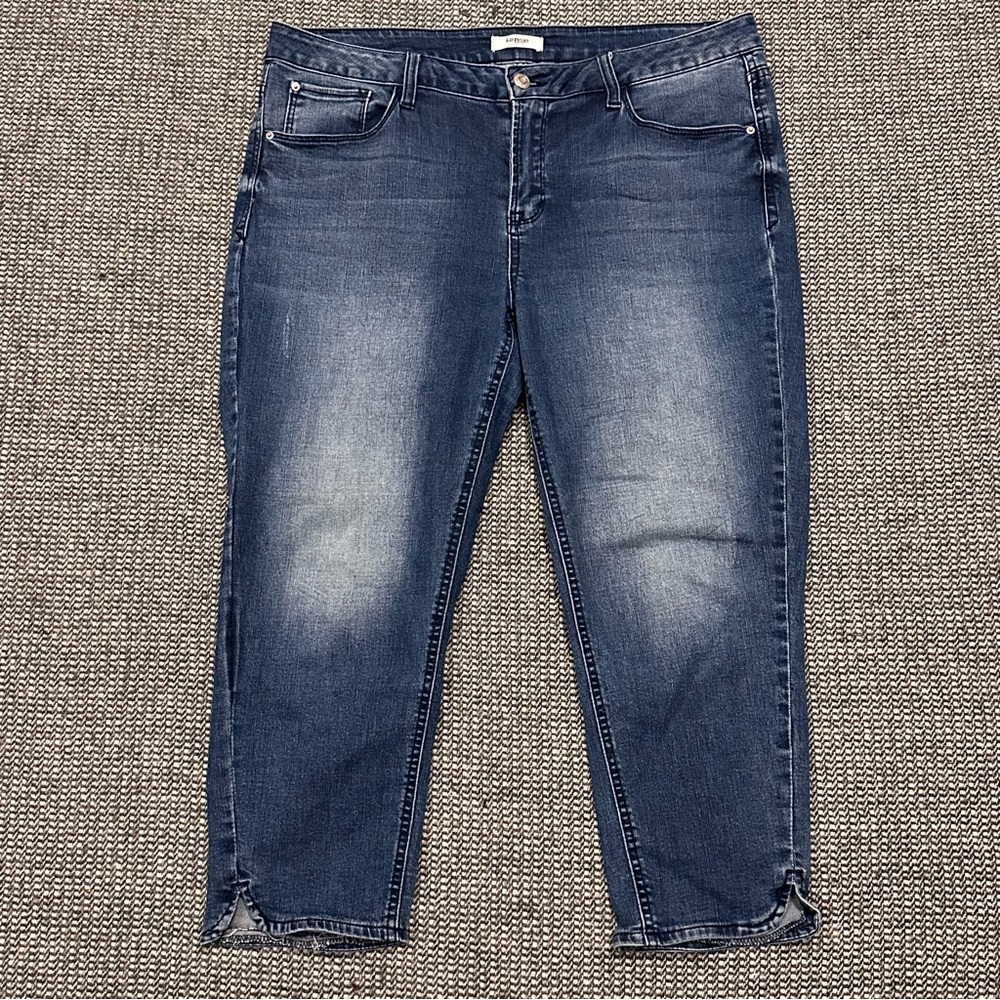 Kensie Dark Wash Stretch Capri Jeans - Blue